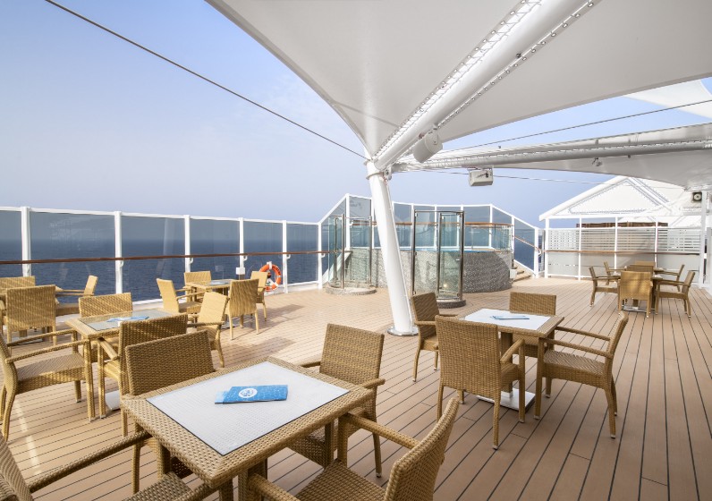 MSC Schiff mit Blick ins Meer